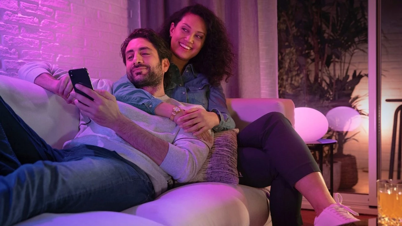 Verlichting Philips Hue Starterkit White And Color GU10 6 Verlichting Philips Hue Starterkit White And Color GU10 - Afbeelding 4