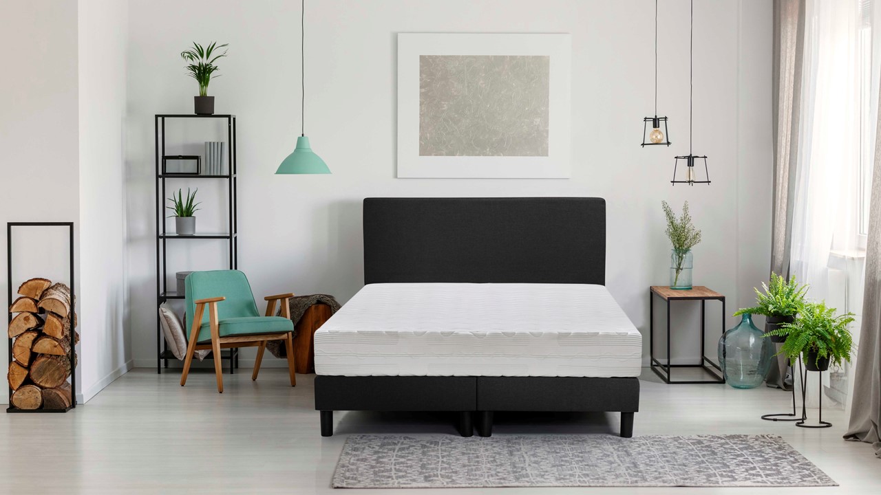 BETER BED Winkel 43 BETER BED Winkel -BETER BED Winkel Box Ambra met Silver Pocket Deluxe Foam matras 1